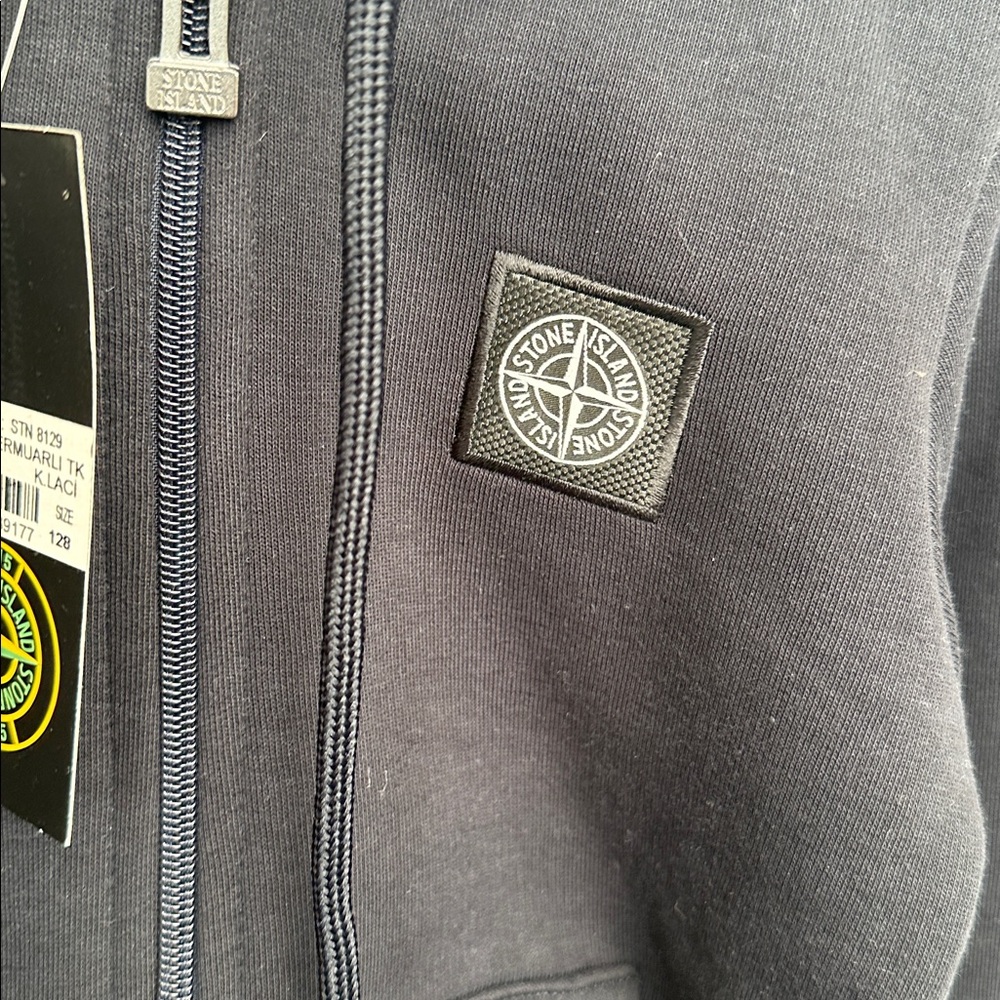 Stone Island boys 2 piece sweatsuit - Picture 3 of 5